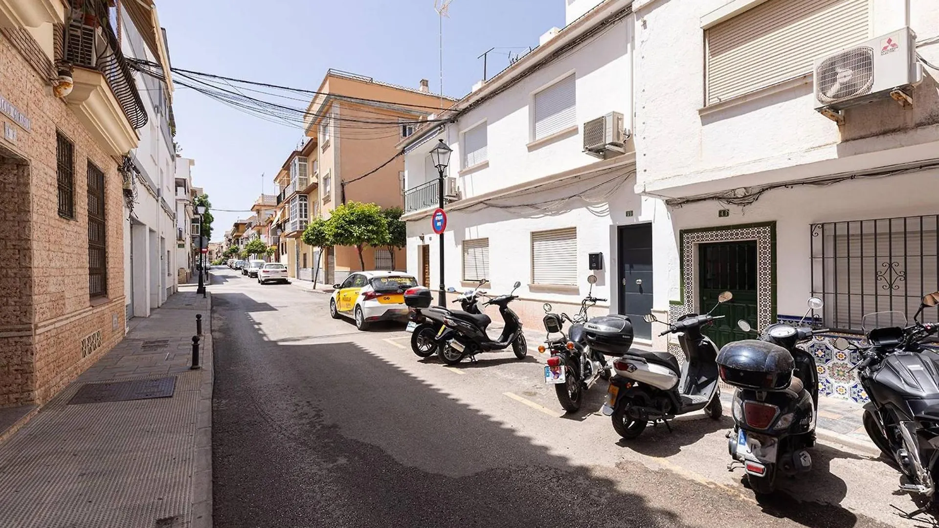 Apartment 022 Stylish & Modern Fuengirola Apt, Near Beach