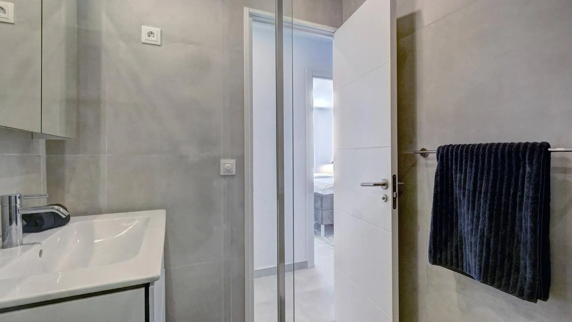 Apartment 022 Stylish & Modern Fuengirola Apt, Near Beach